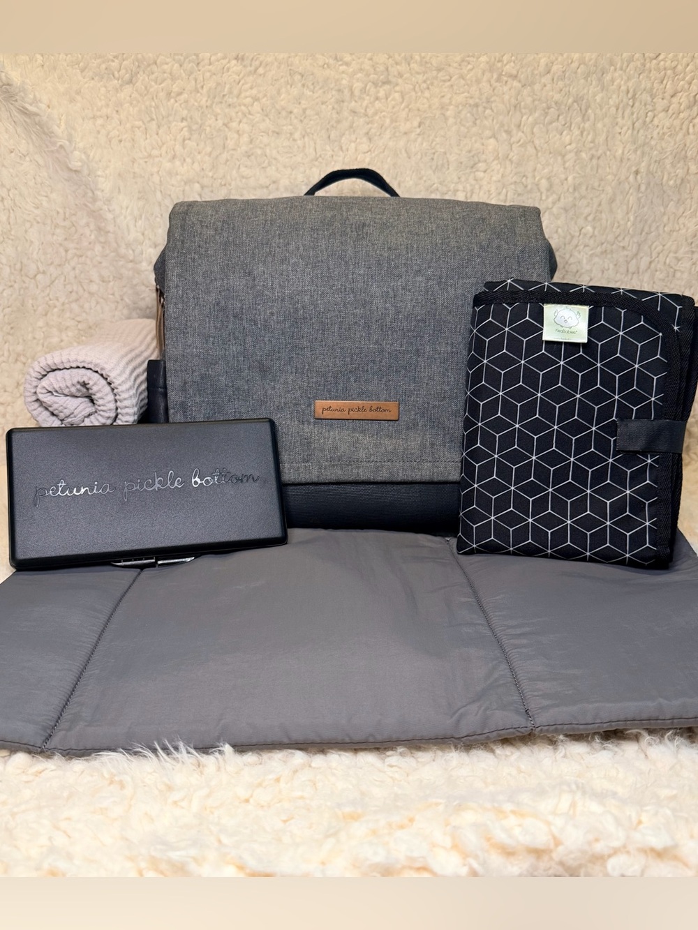 Petunia Pickle Bottom Boxy Backpack Diaper Bag Bundle KeaBabies Pad & 2 Blankets